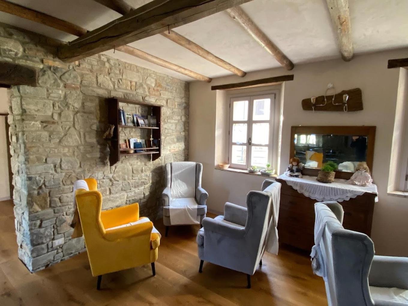 La Casa Di Lillia Hotel Castelnovo ne' Monti Buitenkant foto